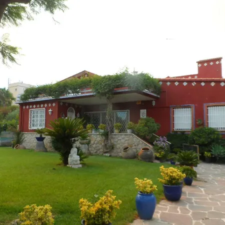 Con Terraza Y Vistas Al Mar